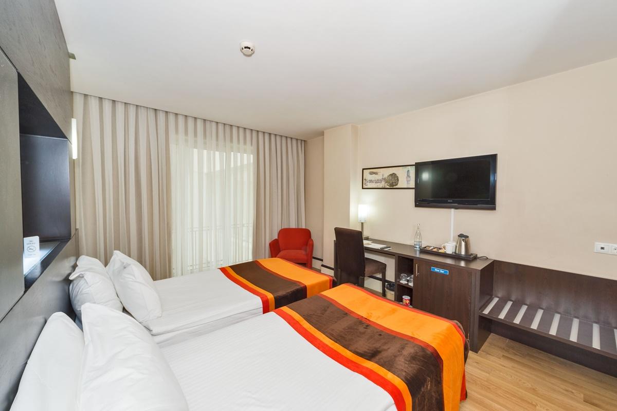 The Beyaz Saray & - Special Category Istambul
